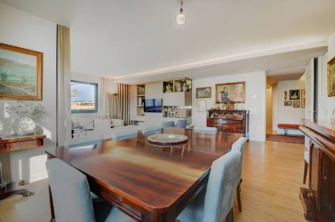 Apartamento T4 com varanda no Pinheiro Manso