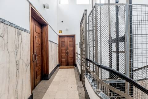 Penthouse T4+2, para recuperar, na Rua Rodrigo da Fonseca