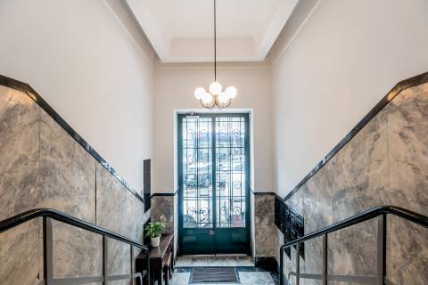 Penthouse T4+2, para recuperar, na Rua Rodrigo da Fonseca