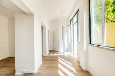 Charmoso apartamento T1+1 com jardim no Príncipe Real