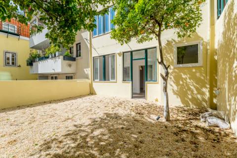 Charmoso apartamento T1+1 com jardim no Príncipe Real
