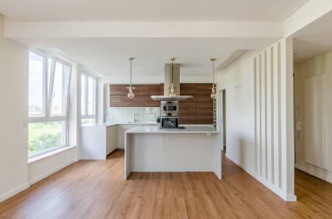 Apartamento T2 + 1 junto às Amoreiras