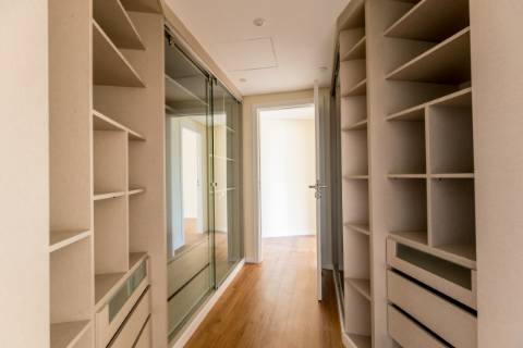 Apartamento T2 + 1 junto às Amoreiras