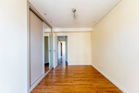Apartamento T2 + 1 junto às Amoreiras