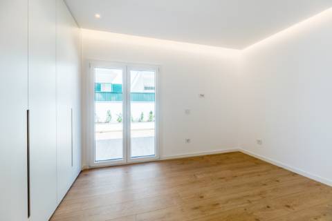 Fantástico apartamento T3 com varandas e dois lugares de estacionamento na Parede