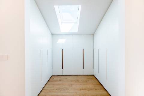 Fantástica penthouse T3 com terraço grande, vista de mar e dois lugares de estacionamento na Parede