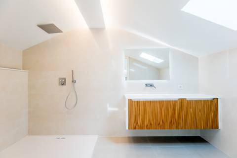 Fantástica penthouse T3 com terraço grande, vista de mar e dois lugares de estacionamento na Parede