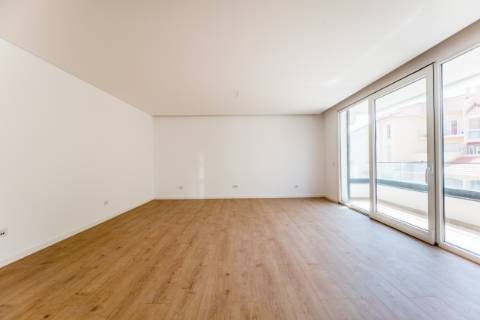 Fantástico apartamento T3 com terraço grande e dois lugares de estacionamento na Parede