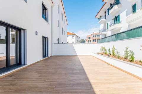 Fantástico apartamento T3 com terraço grande e dois lugares de estacionamento na Parede