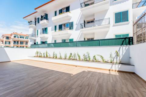 Fantástico apartamento T3 com terraço grande e dois lugares de estacionamento na Parede