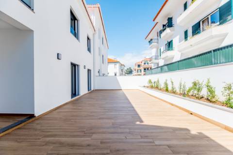 Fantástico apartamento T3 com terraço grande e dois lugares de estacionamento na Parede