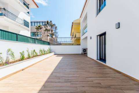 Fantástico apartamento T3 com terraço grande e dois lugares de estacionamento na Parede