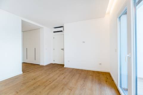 Fantástico apartamento T3 com terraço grande e dois lugares de estacionamento na Parede