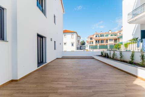 Fantástico apartamento T3 com terraço grande e dois lugares de estacionamento na Parede