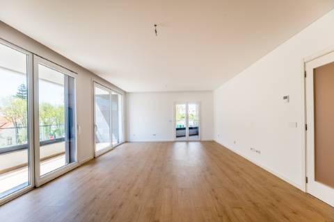 Fantástico apartamento T3 com terraço grande e dois lugares de estacionamento na Parede