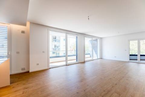 Fantástico apartamento T3 com terraço grande e dois lugares de estacionamento na Parede