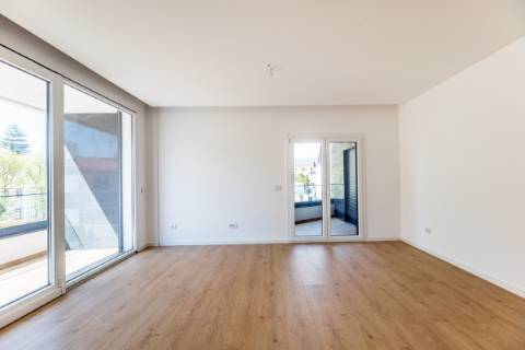 Fantástico apartamento T3 com terraço grande e dois lugares de estacionamento na Parede