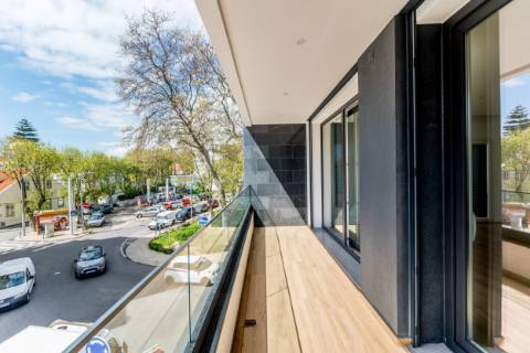 Fantástico apartamento T3 com terraço grande e dois lugares de estacionamento na Parede