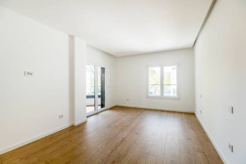 Fantástico apartamento T3 com terraço grande e dois lugares de estacionamento na Parede