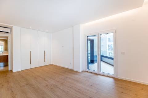 Fantástico apartamento T3 com terraço grande e dois lugares de estacionamento na Parede