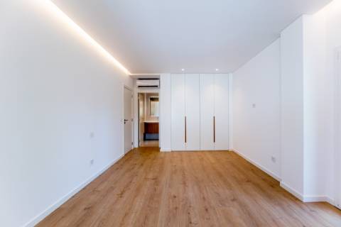 Fantástico apartamento T3 com terraço grande e dois lugares de estacionamento na Parede