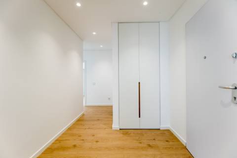 Fantástico apartamento T3 com terraço grande e dois lugares de estacionamento na Parede