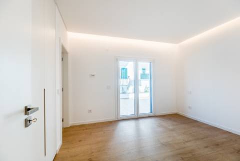 Fantástico apartamento T3 com terraço grande e dois lugares de estacionamento na Parede