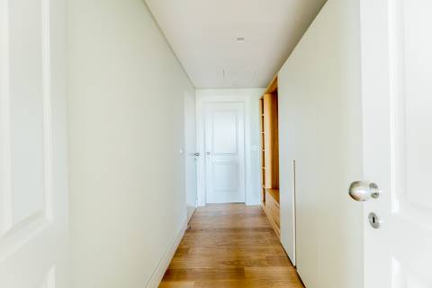 Penthouse T3, em prédio recuperado com elevador no Chiado