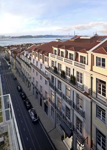 Apartamento T2, em prédio recuperado com elevador no Chiado