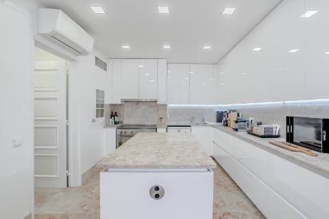 Apartamento T4+1 na Estrela