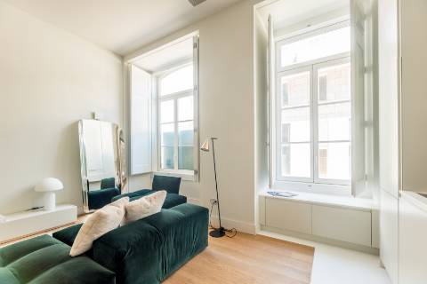 Studio, em prédio recuperado com elevador no Chiado