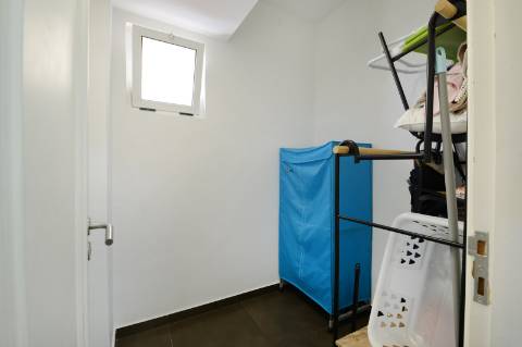 Apartamento T4 com duas frentes ao lado do Parque da Cidade em Aldoar, Porto