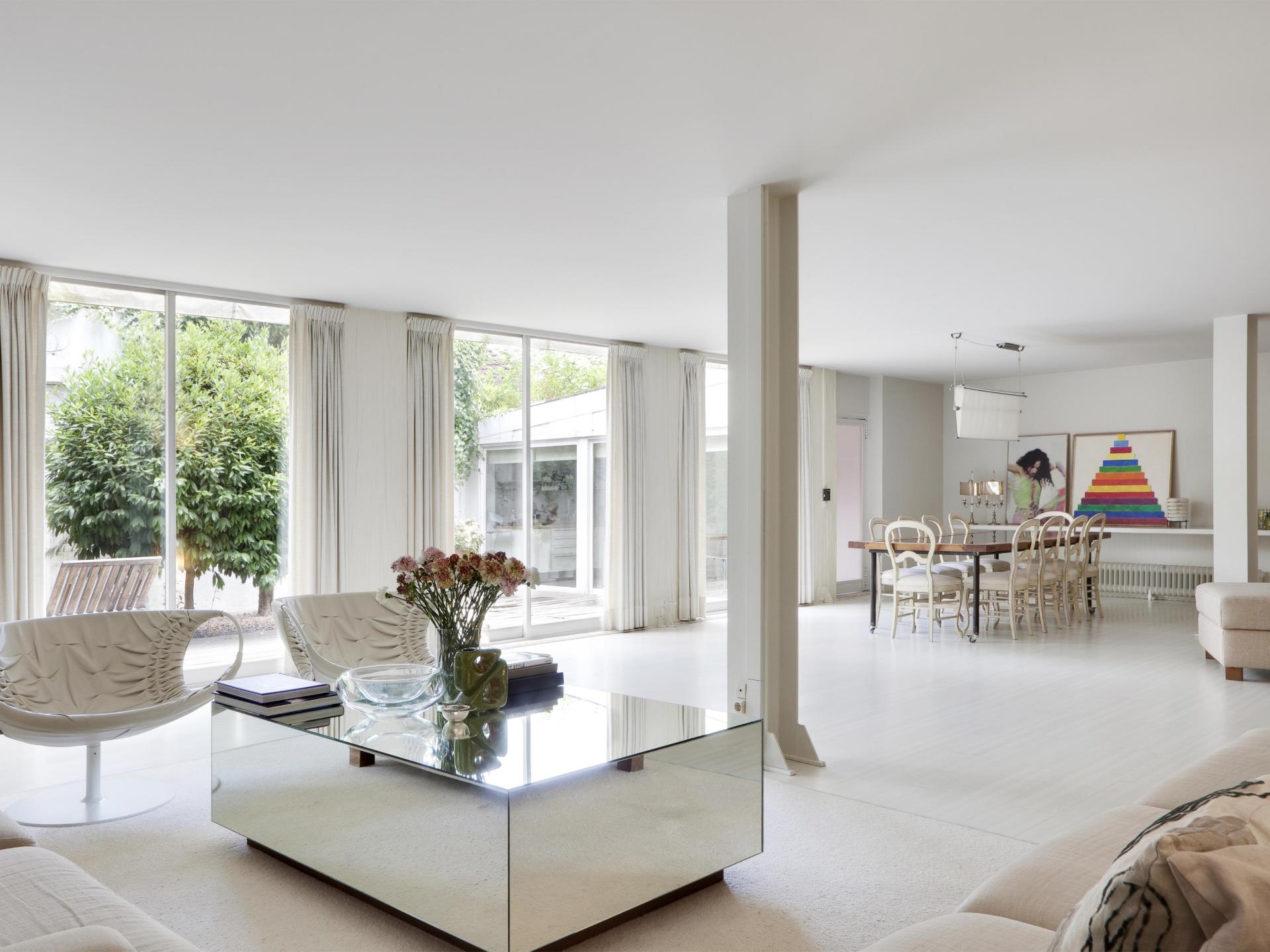 Loft com duplo pé direito, pátio e garagem no coração da Lapa!