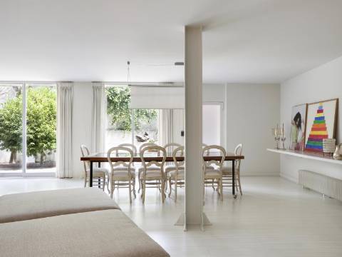 Loft com duplo pé direito, pátio e garagem no coração da Lapa!