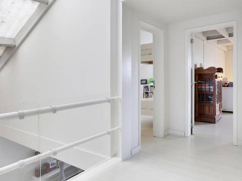 Loft com duplo pé direito, pátio e garagem no coração da Lapa!