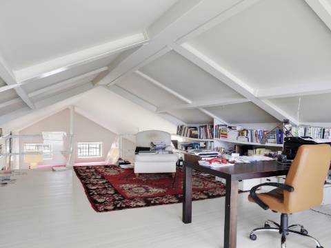 Loft com duplo pé direito, pátio e garagem no coração da Lapa!