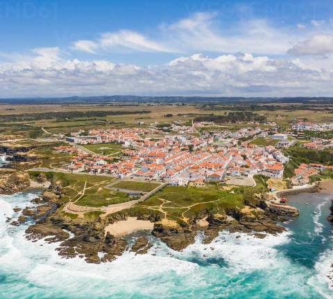 Apartamento T3, com jardim e piscina no Condominio Porto Covo Village