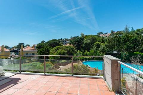 Moradia T5+1 no coração do Estoril