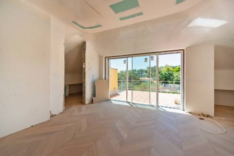 Moradia T5+1 no coração do Estoril