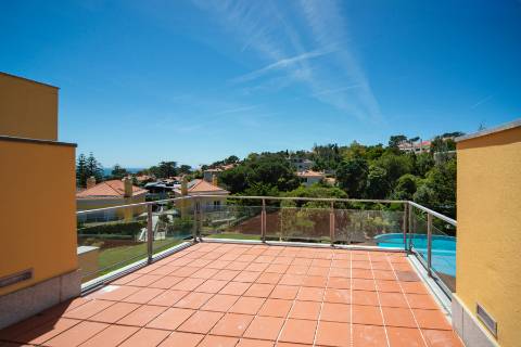 Moradia T5+1 no coração do Estoril