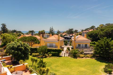 Moradia T5+1 no coração do Estoril