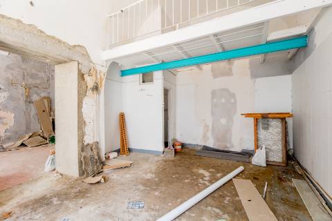 Casa senhorial com jardim privativo, para recuperar, com projecto aprovado, no centro histórico de Cascais