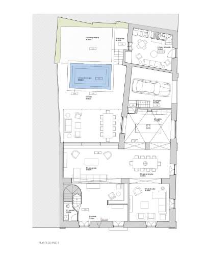 Casa senhorial com jardim privativo, para recuperar, com projecto aprovado, no centro histórico de Cascais