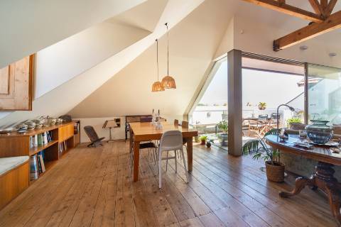 T3+1 com Terraço e Vista Cidade e Rio no Príncipe Real