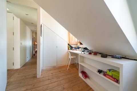 T3+1 com Terraço e Vista Cidade e Rio no Príncipe Real