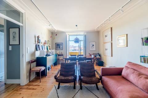 Apartamento de Charme T4 com Elevador e Estacionamento