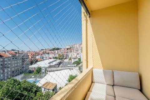 Apartamento de Charme T4 com Elevador e Estacionamento