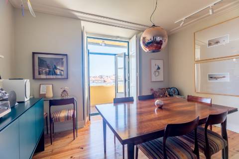 Apartamento de Charme T4 com Elevador e Estacionamento