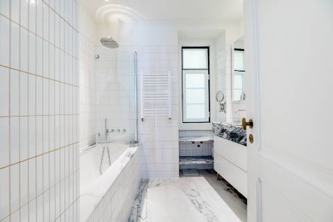 Apartamento de Charme T4 com Elevador e Estacionamento