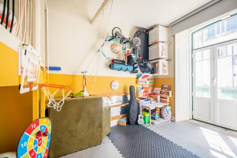 Apartamento de Charme T4 com Elevador e Estacionamento